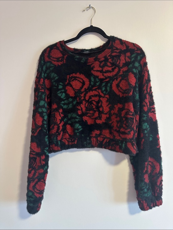Berska Sweaters - Berska Floral Rose Pattern Cropped Fuzzy Sweater - Black & Red - Medium